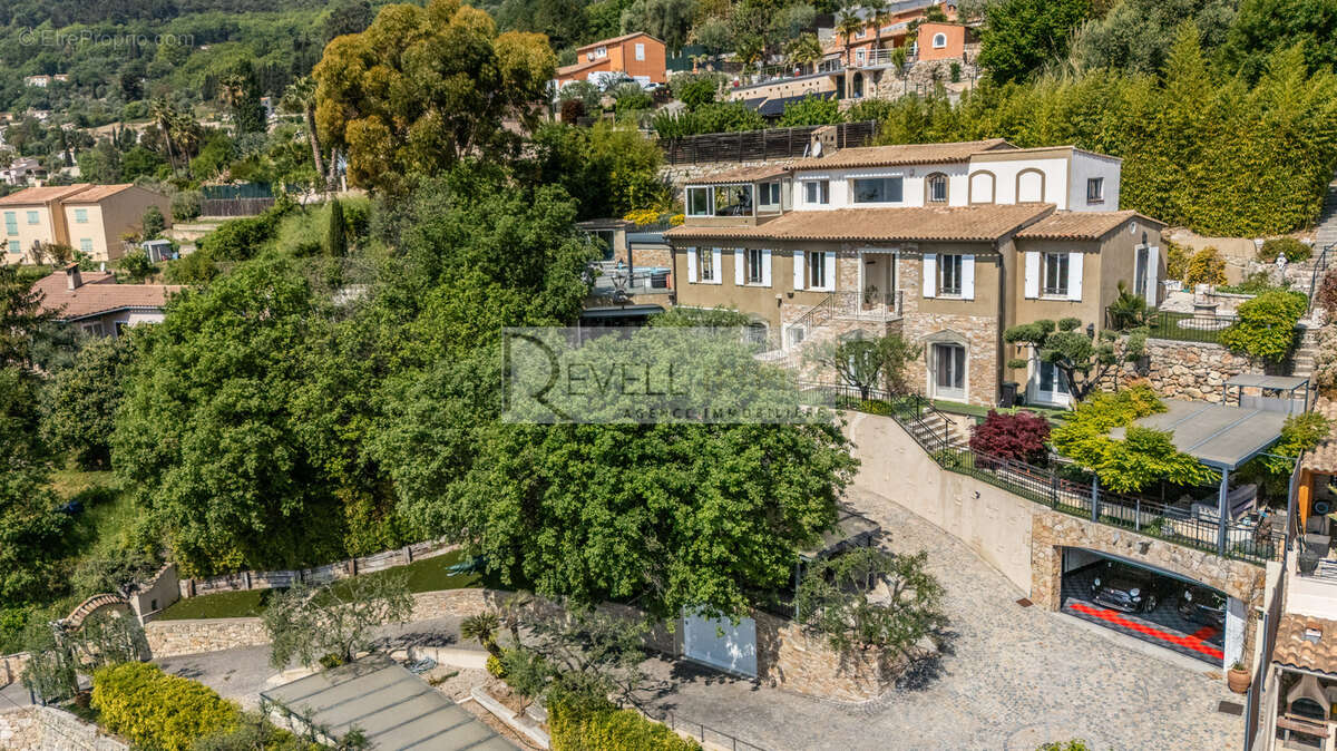 Maison à CARROS