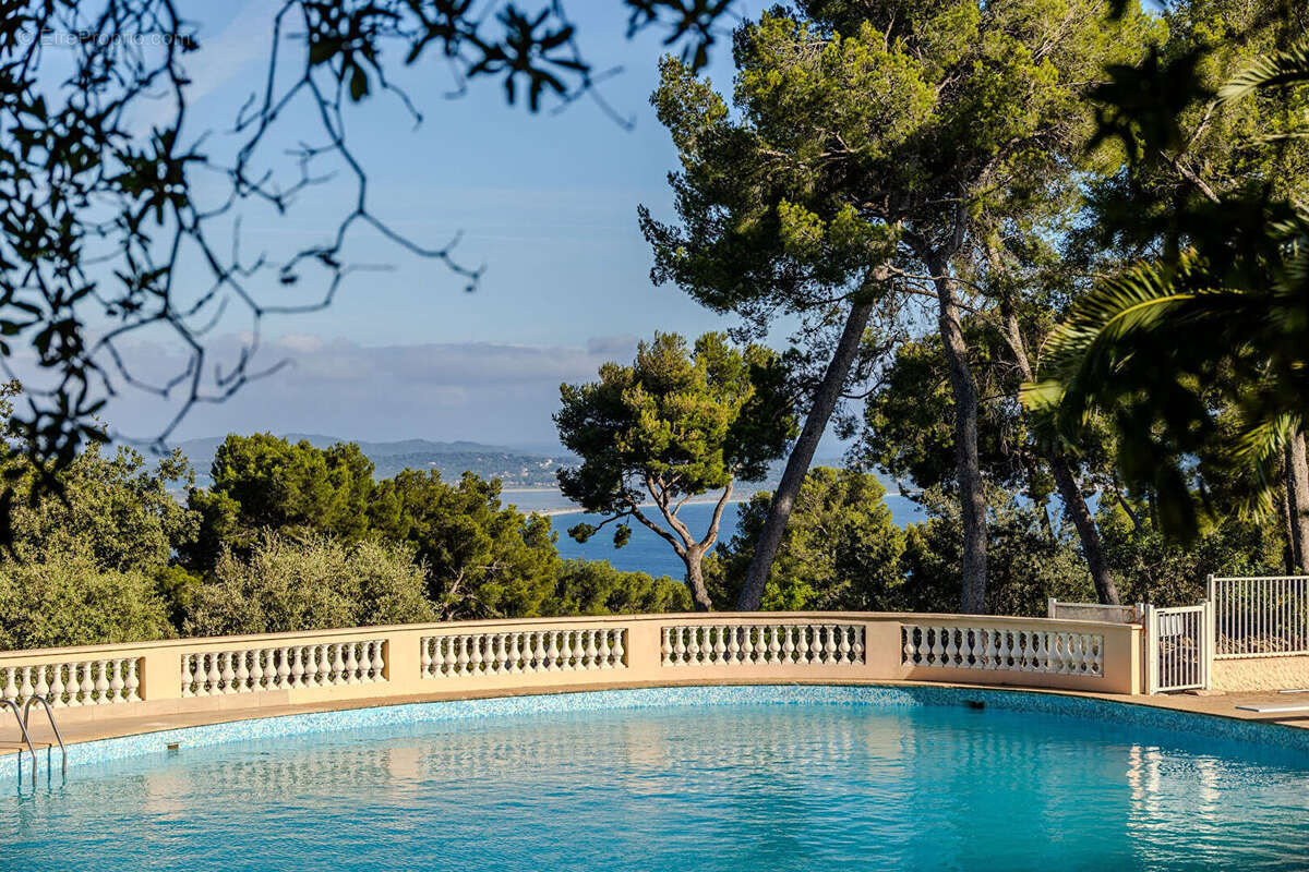 Appartement à HYERES