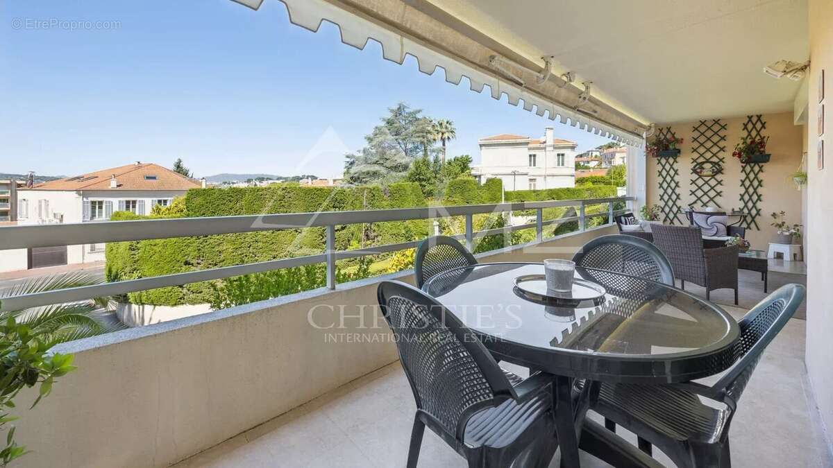 Appartement à LE CANNET