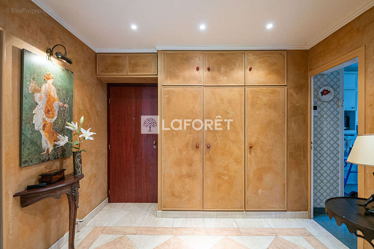 Appartement à LA CELLE-SAINT-CLOUD