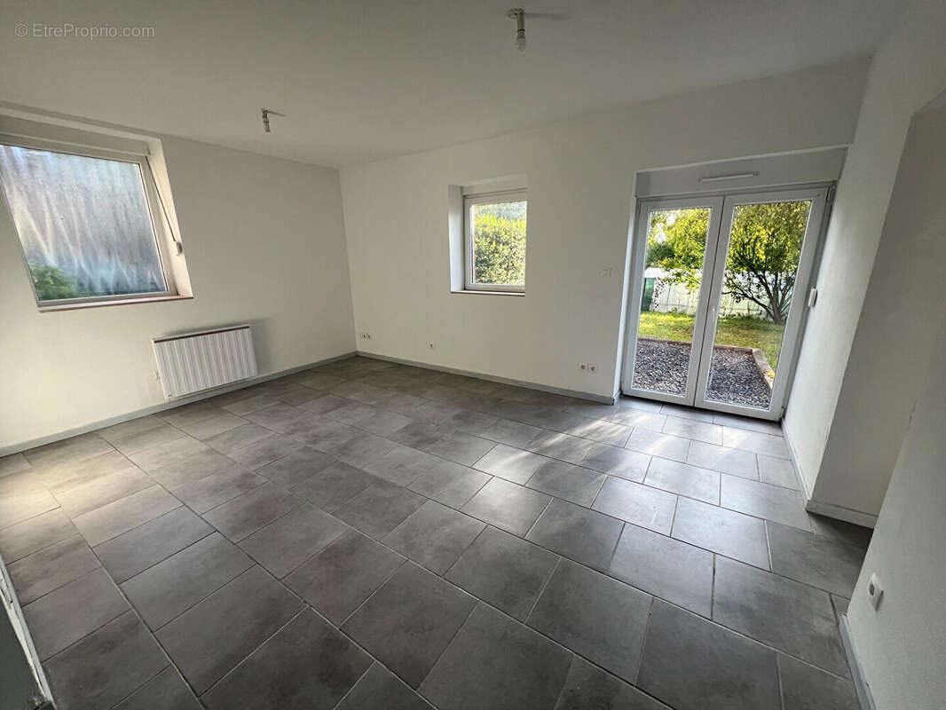 Appartement à AVESNELLES