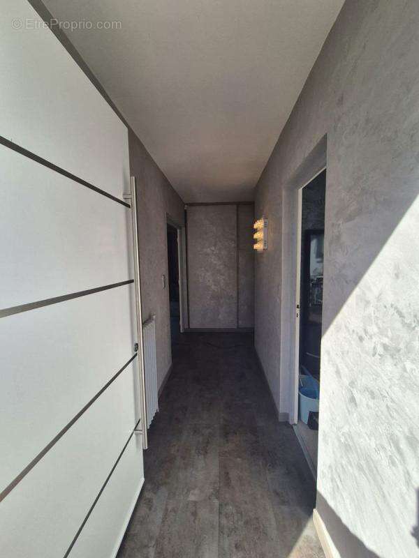 Magnifique maison de 121.13 m² avec son garage et sa piscine - photo 11