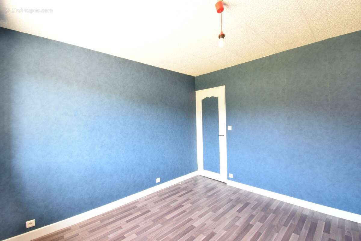 Nettancourt – Maison de campagne 132 m², grand garage et cour privative - photo 4
