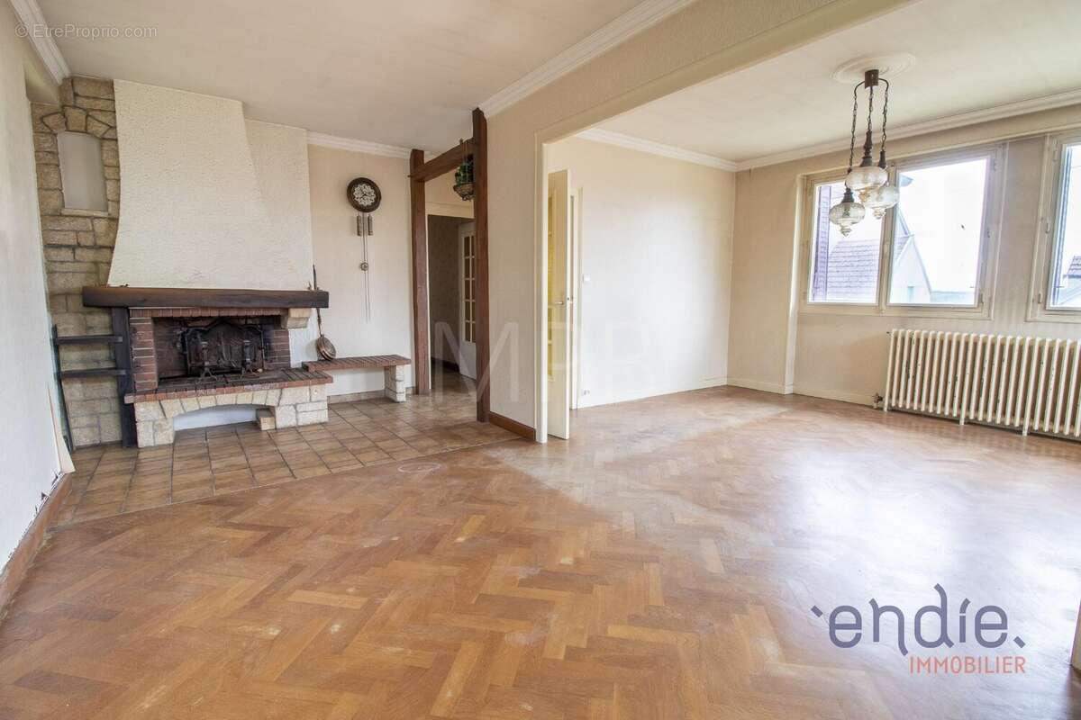Maison à BOURBERAIN