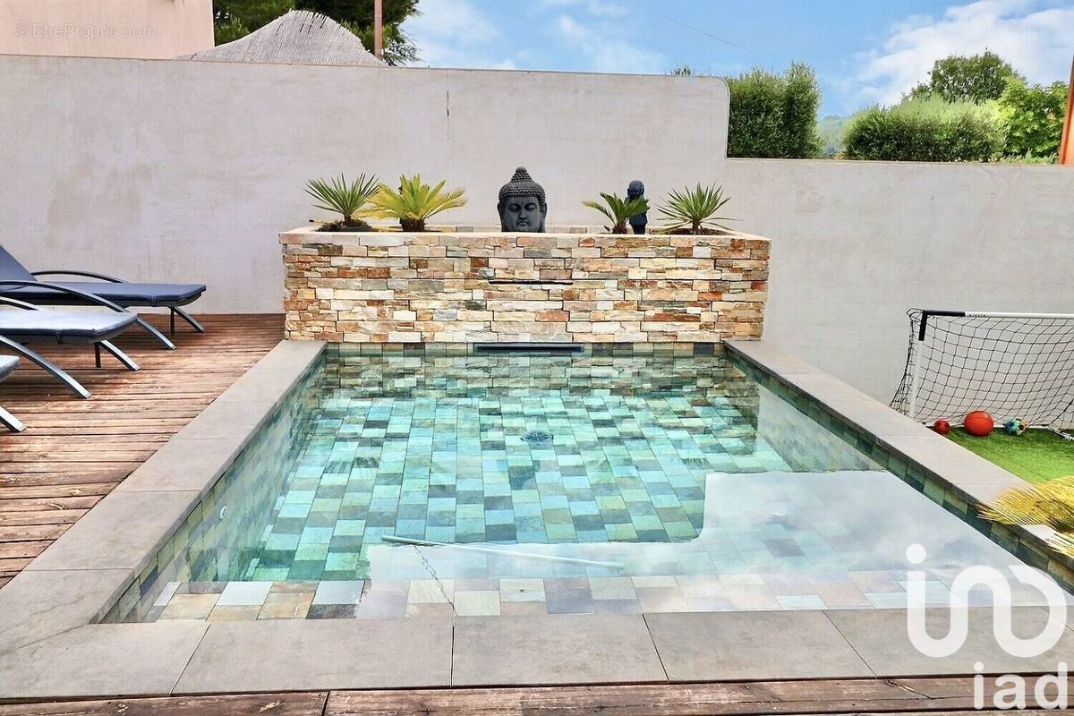 Photo 1 - Maison à LE CASTELLET