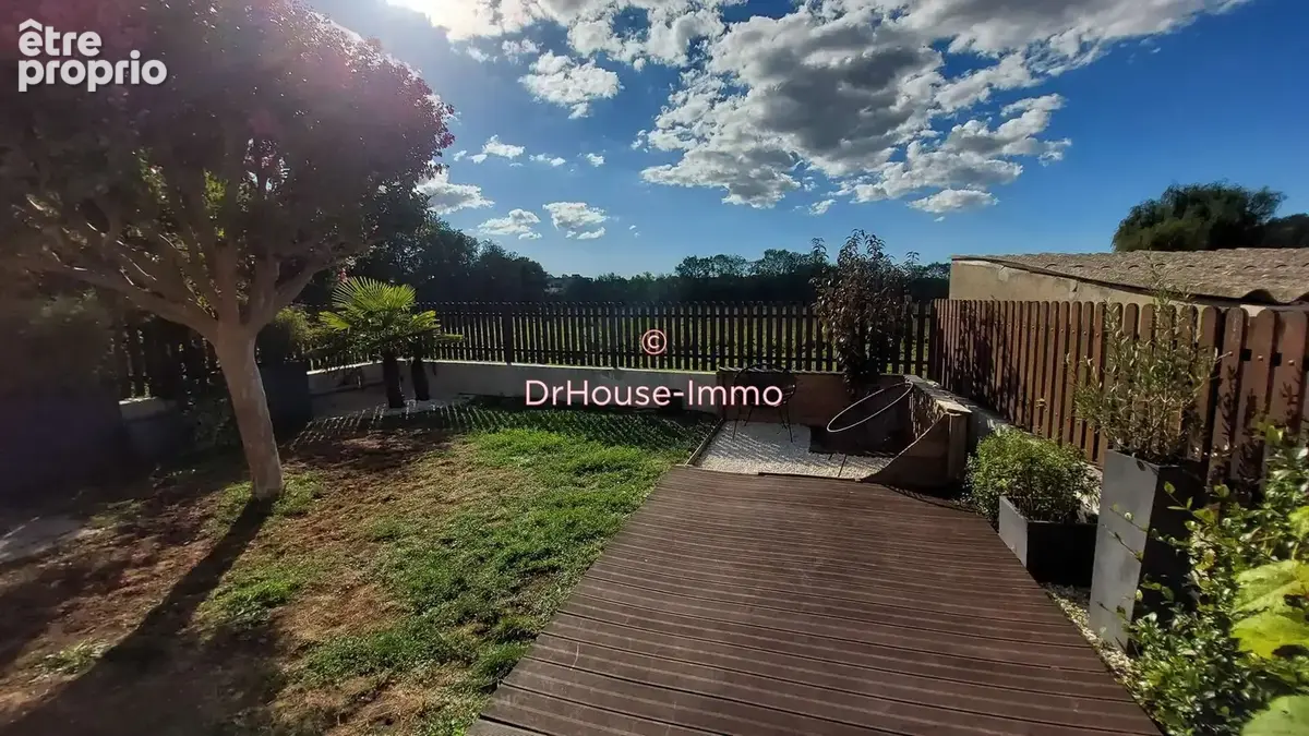 Maison 10 pièces 210 m² à vendre à Saintes (17100) - photo 3