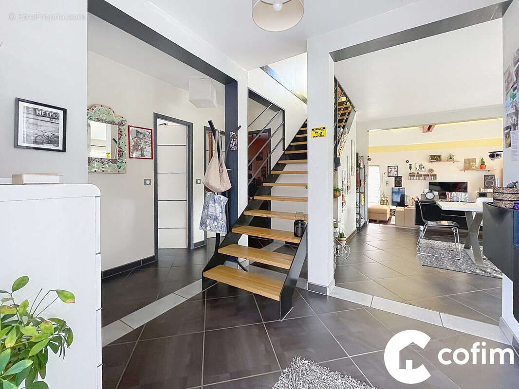 Maison 150 m² à Assat  - photo 6