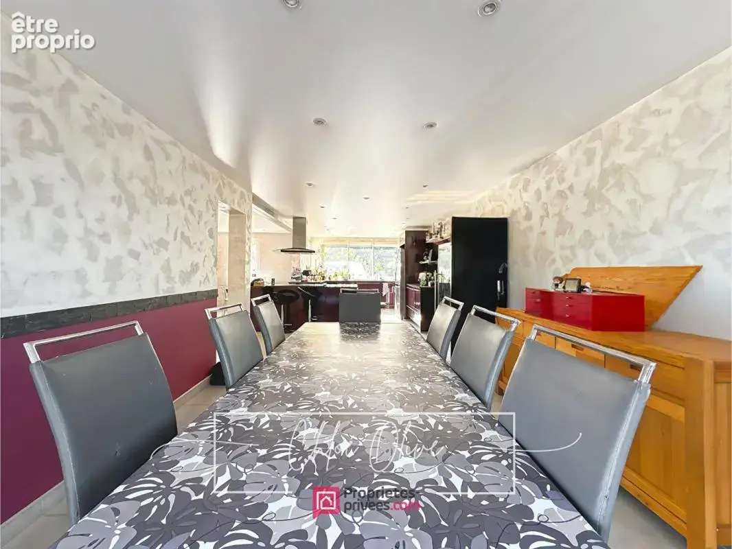 Maison familiale 310 m² , piscine- vue dégagée , crécy-la-chapelle - photo 7