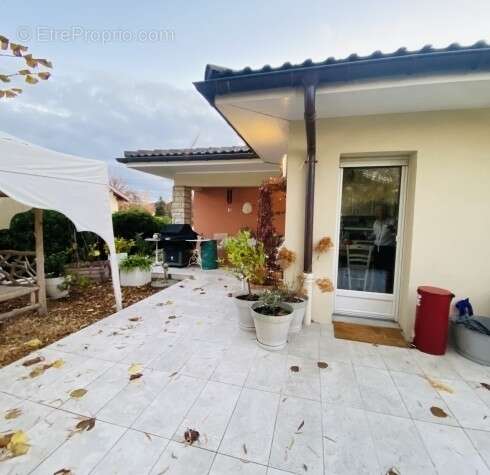 Maison à VILLE-LA-GRAND