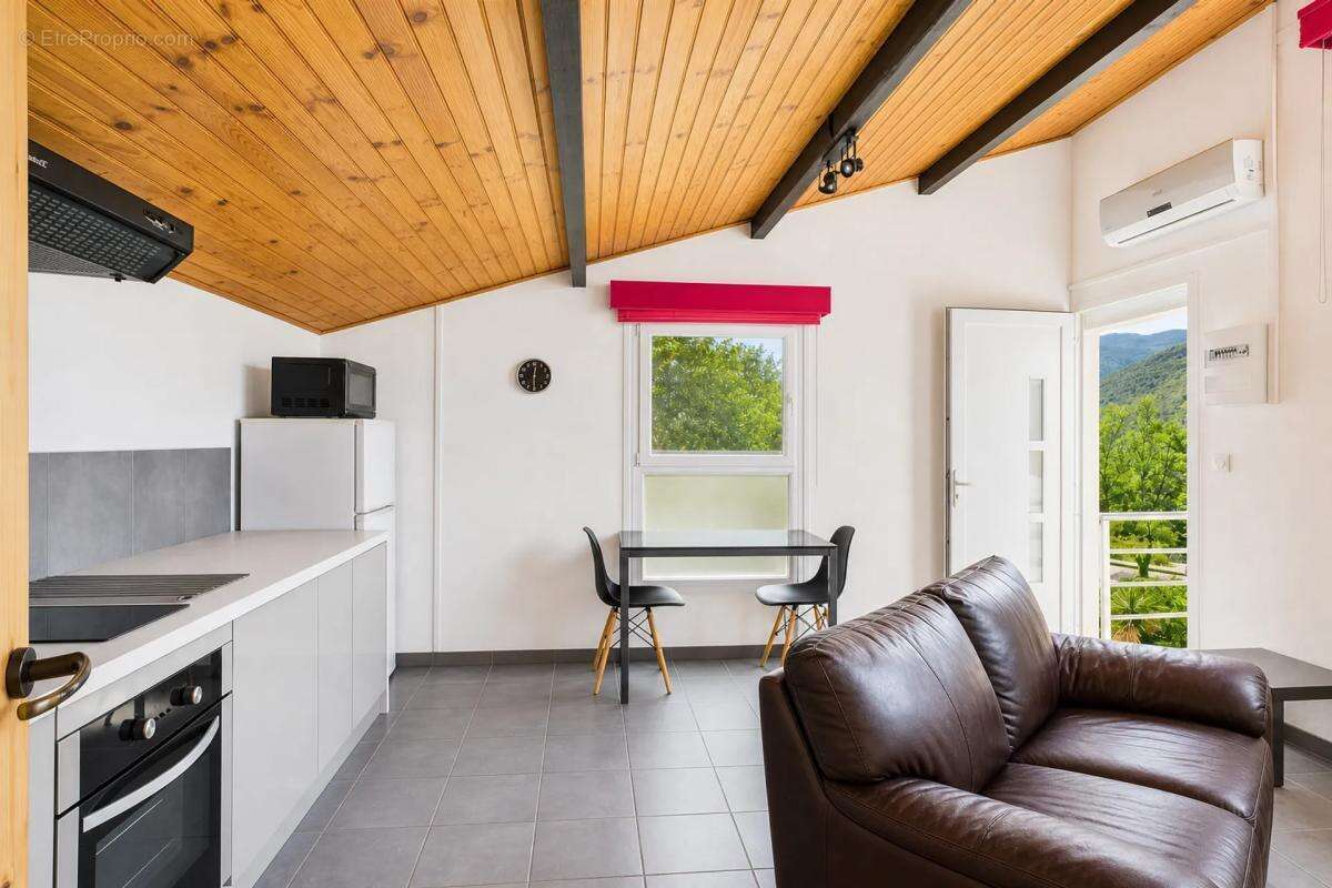Vente de cette unique propriété de 12 pièces, 288 m², située à Amélie-les-Bains-Palalda - photo 4