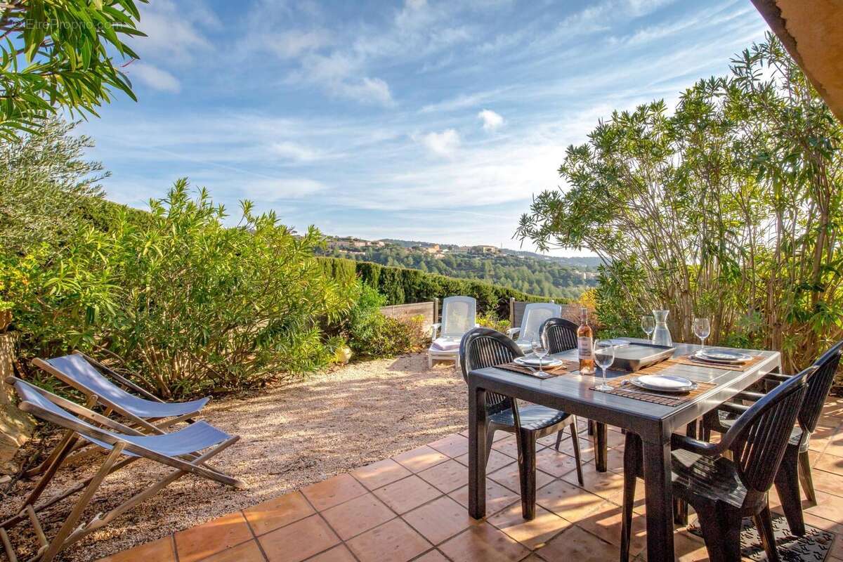 Photo 2 - Maison à ROQUEBRUNE-SUR-ARGENS