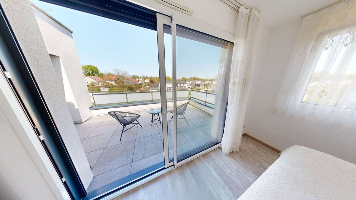 Maison à SERRE-LES-SAPINS