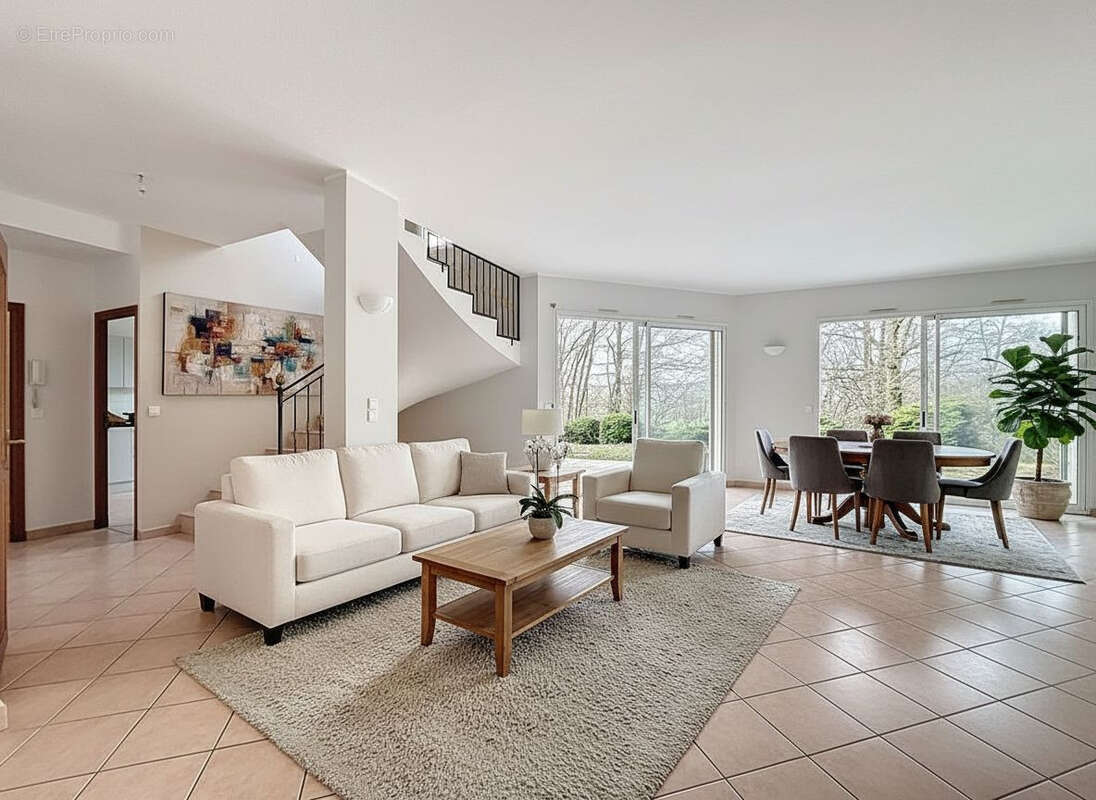 Maison à FRANCHEVILLE