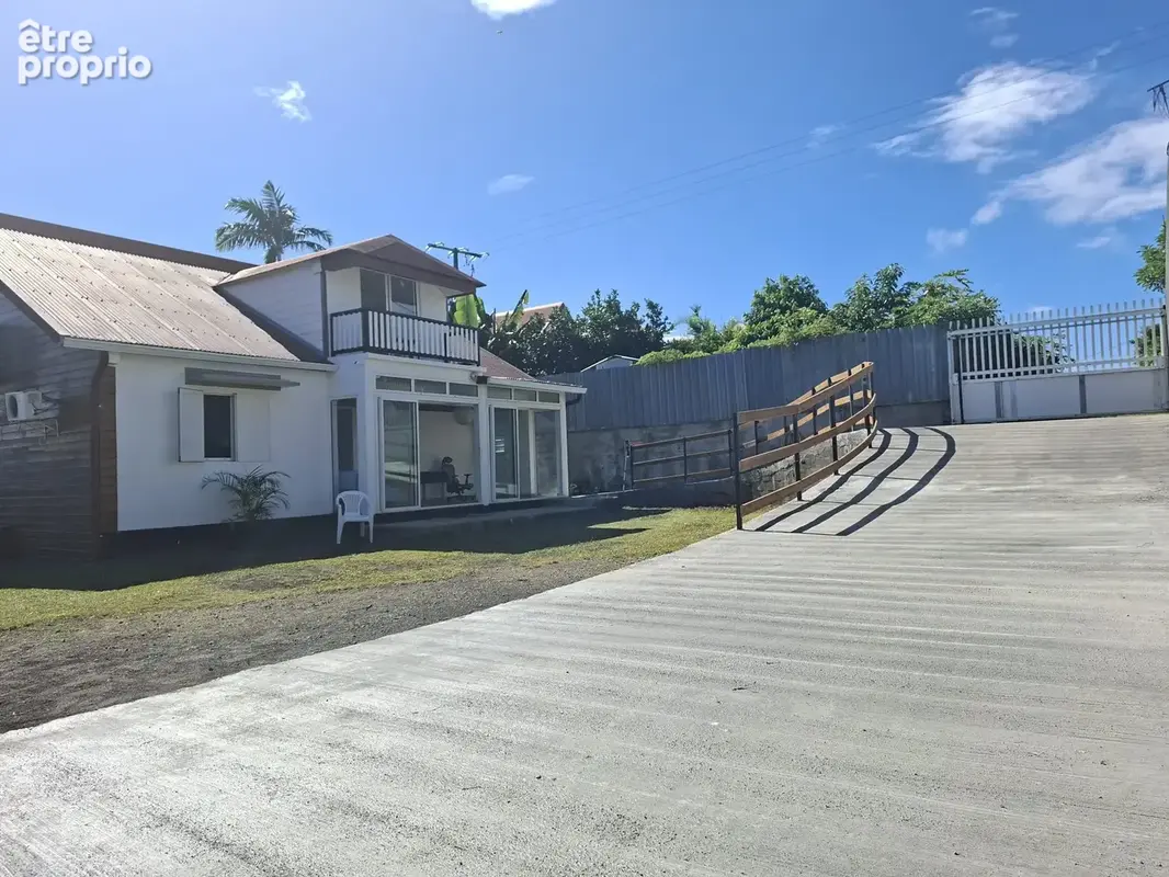 Maison 6 pièces 209 m² à vendre à Saint-Andre (97440) - photo 2