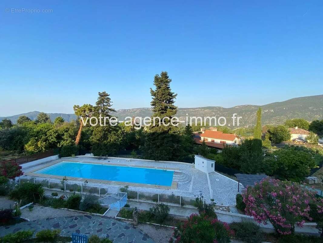 Berre-les-Alpes – T2 en dernier étage, piscine, parking - photo 3