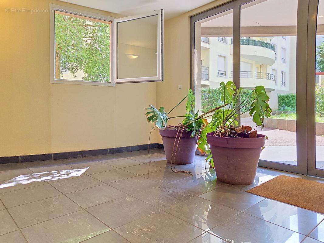 Appartement - 1 Chambre - Balcon - Proche commodités - photo 8