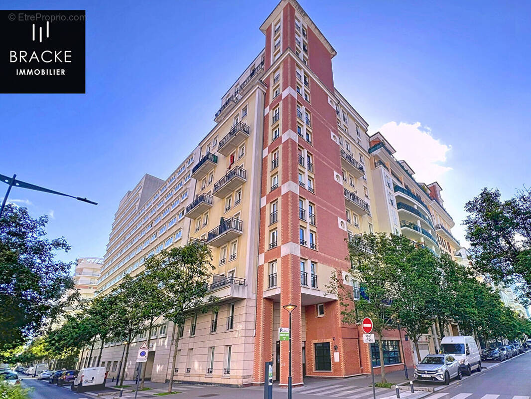 Appartement à COURBEVOIE