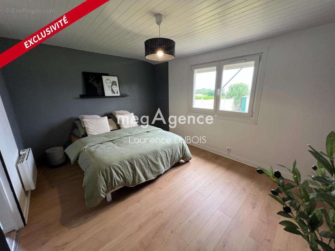 Plain pied individuel d'environ 92 m2 habitable, 2 chambres, 1 bureau, située dans une rue calme avec une vue imprenable sur les - photo 10