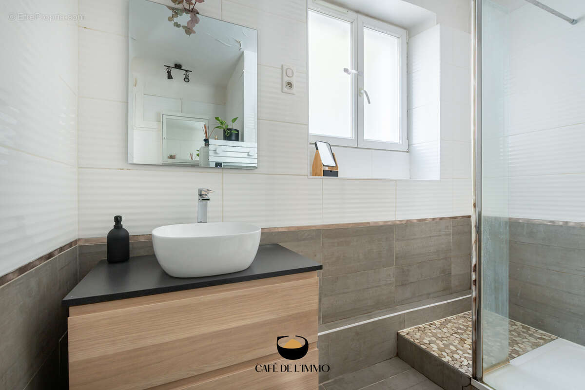 Appartement à MARSEILLE-6E