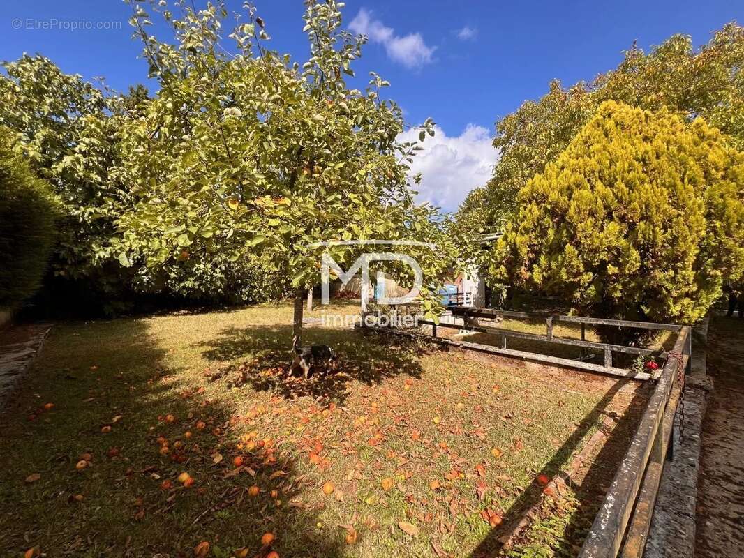 Maison à LES VENTES