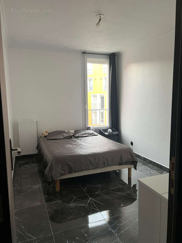 Appartement à CARROS