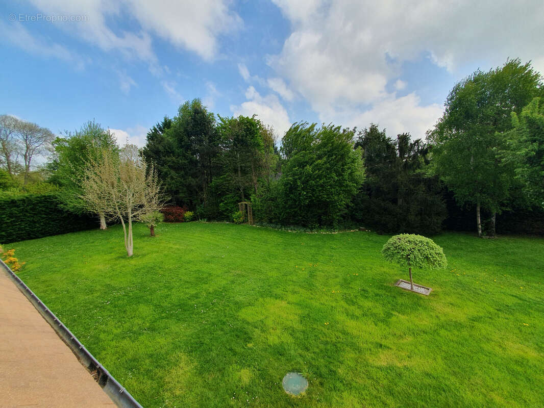 Maison à CORMEILLES