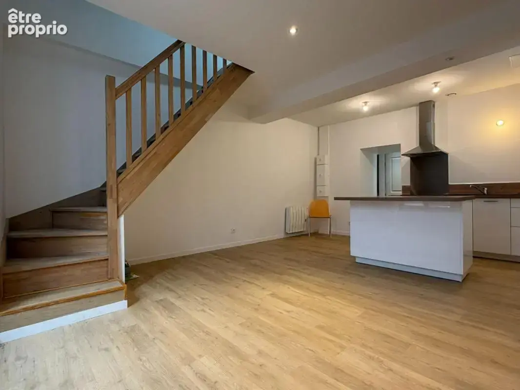 Immeuble avec local commercial et appartement de 3 pièces indépendant - photo 5