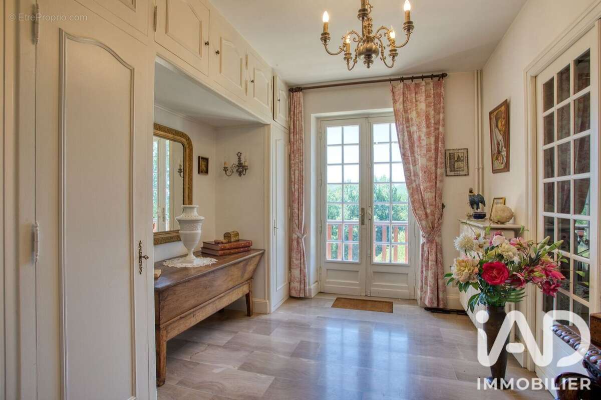 Maison 186 m² à Beynac-Et-Cazenac  - photo 3