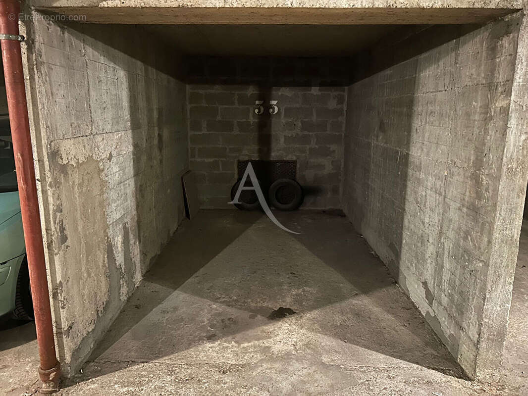 Parking à PARIS-14E