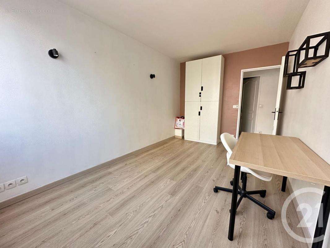 Appartement à FONTENAY-SOUS-BOIS