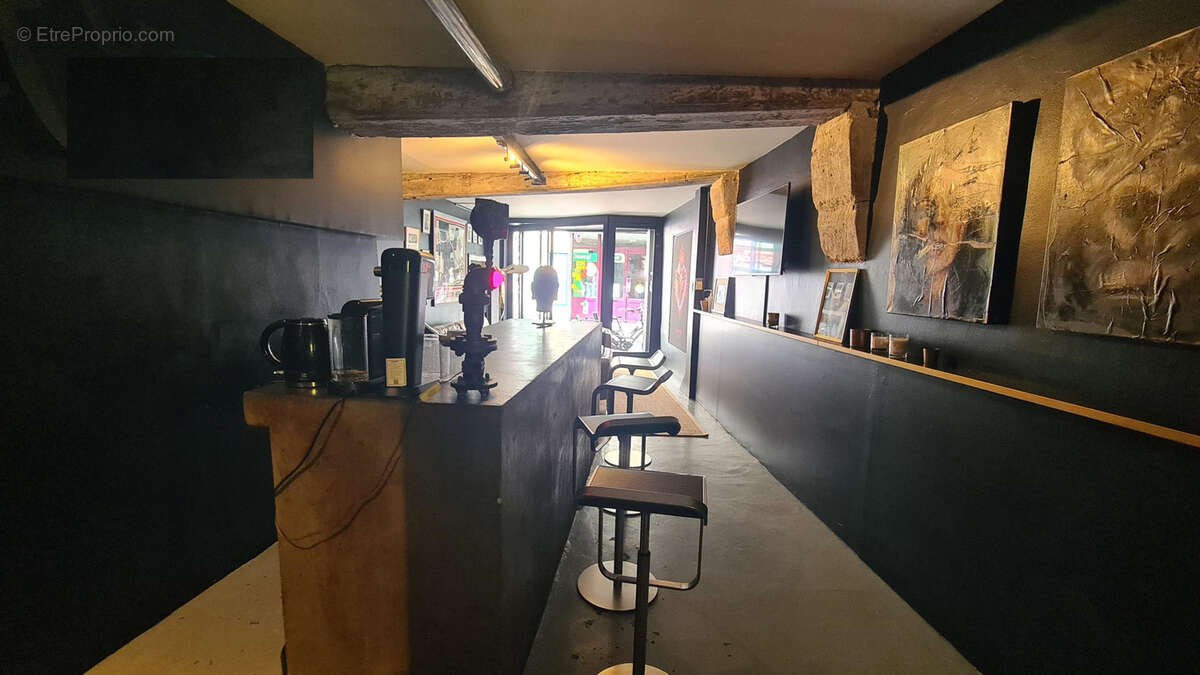 Commerce à PARIS-2E