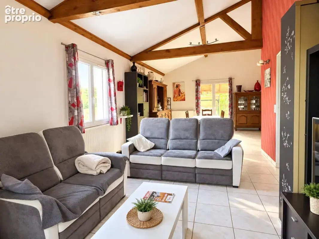 Maison 6 pièces 138 m² à vendre à Montbrison (42600) - photo 3