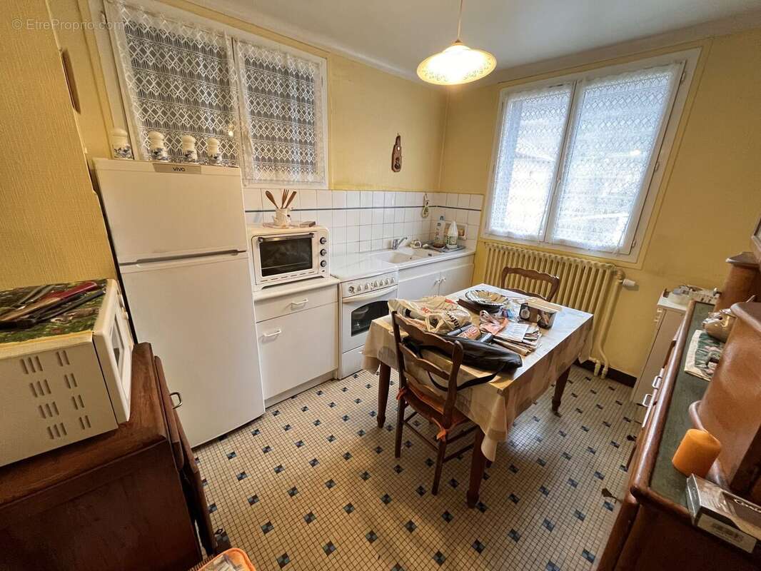 Cuisine - Maison à BORT-LES-ORGUES