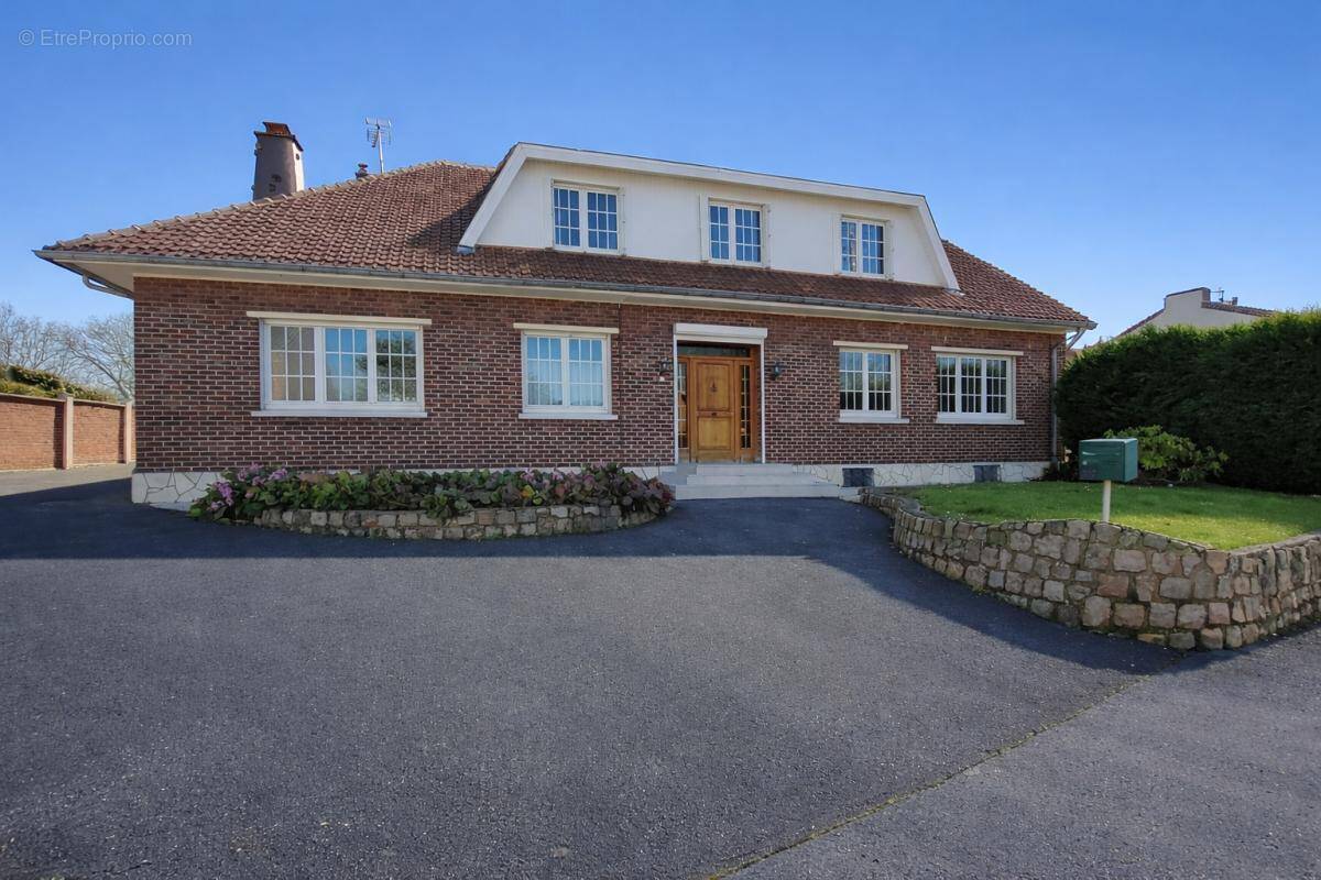 Maison à ALLOUAGNE