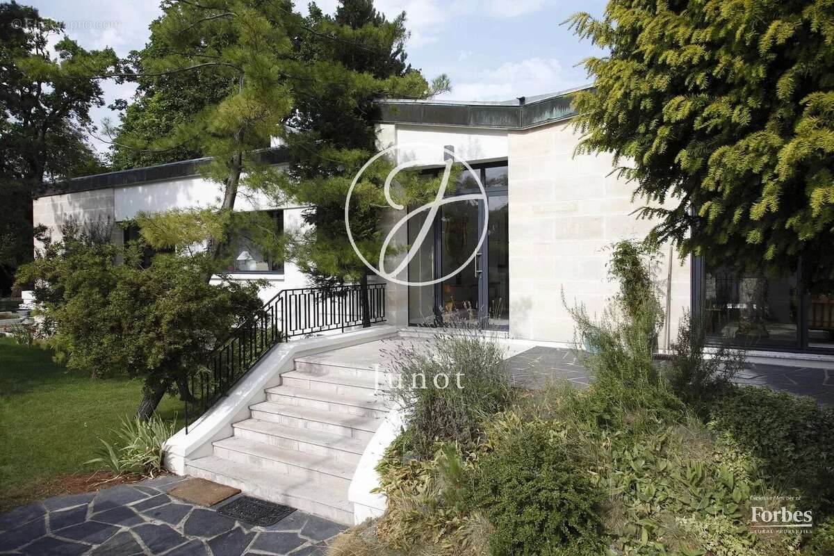 Maison à LE VESINET