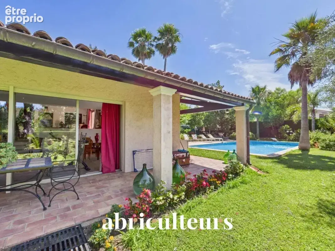 Maison familiale avec piscine et jardin avec  5 chambres en vente La Colle-sur-Loup (06480) - photo 11