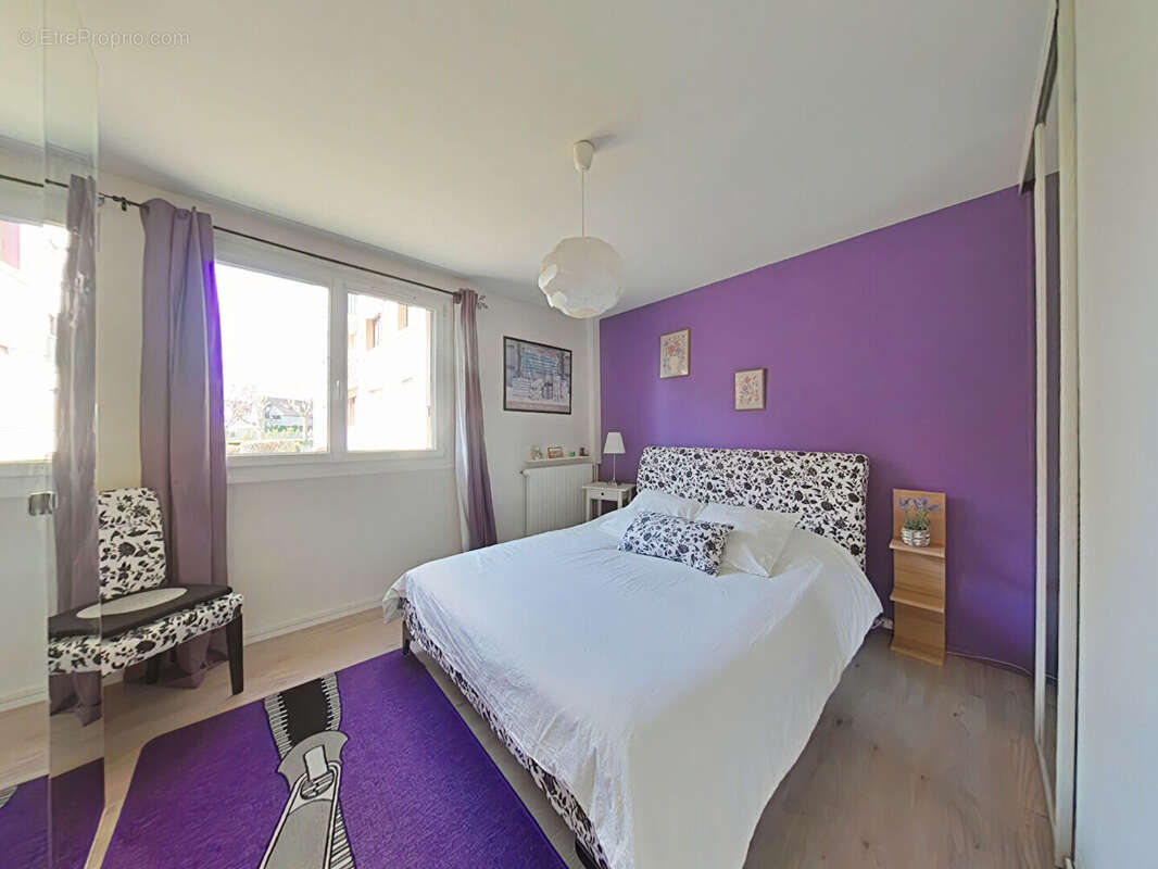 Appartement à LES CLAYES-SOUS-BOIS