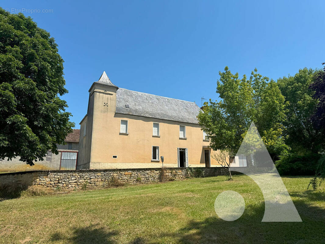 Maison à SAINT-MARTIAL-DE-NABIRAT
