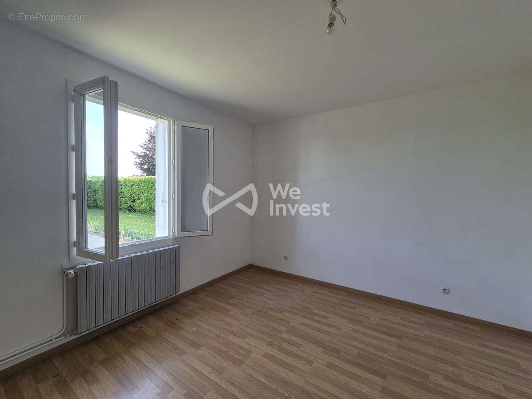 Maison 145 m² à Noyant  - photo 6