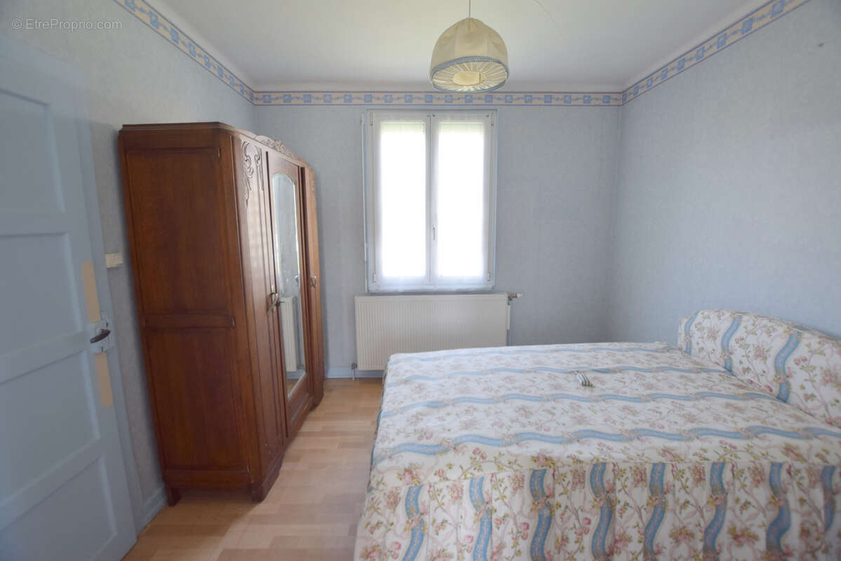 Maison à VIEUX-CHARMONT