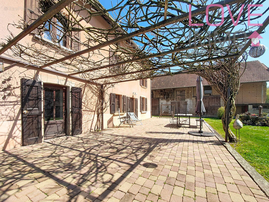 Maison à LA BATIE-DIVISIN