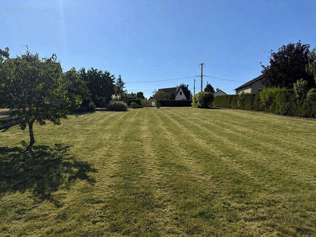 Terrain à SAINT-REMY-SUR-AVRE