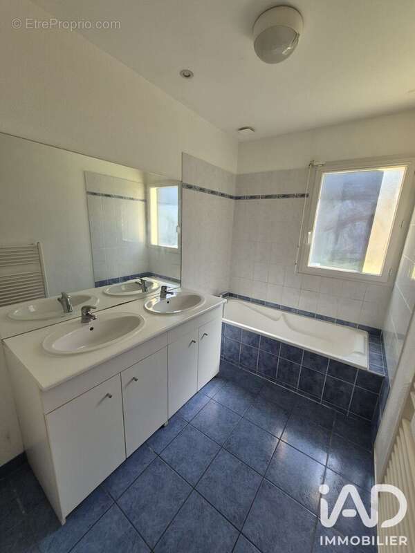 Maison 106 m² à La Creche  - photo 5