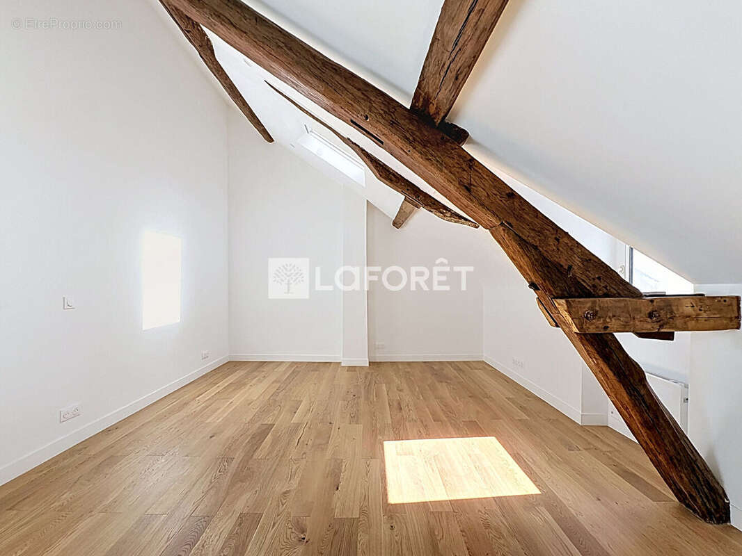Appartement à SURESNES