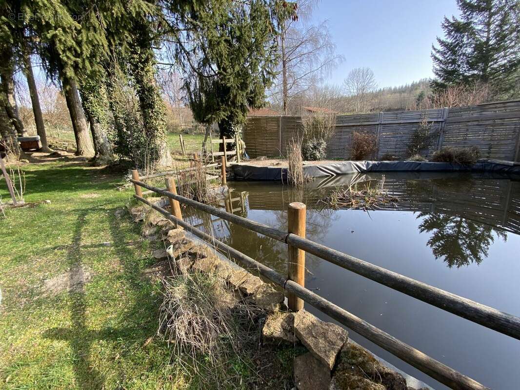 Maison à POULE-LES-ECHARMEAUX
