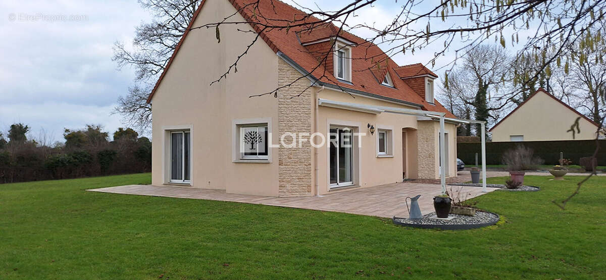 Maison à MEZIDON-CANON