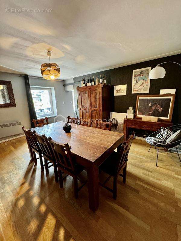 Appartement à COURCELLES-CHAUSSY