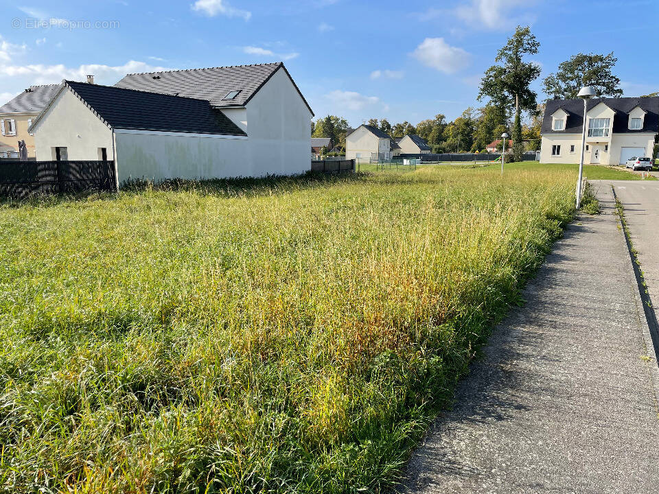 Terrain à MANTES-LA-VILLE