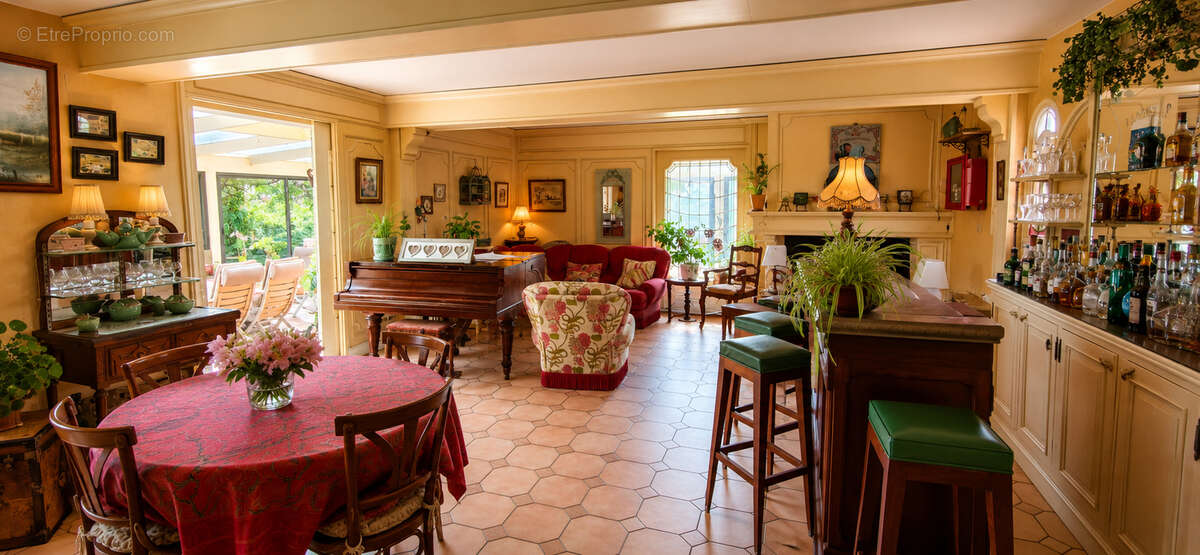 Maison à BELLENGREVILLE
