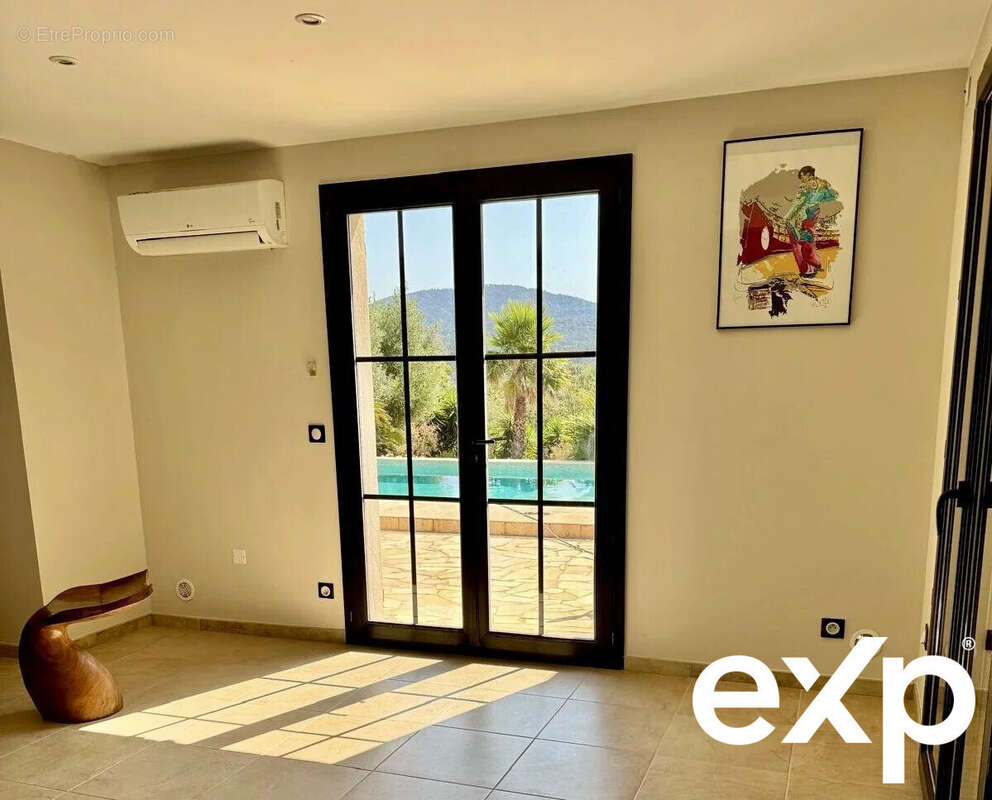 Maison à PLAN-DE-LA-TOUR